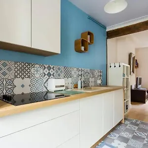 Studio/f1 Aux Buttes Chaumont Paris